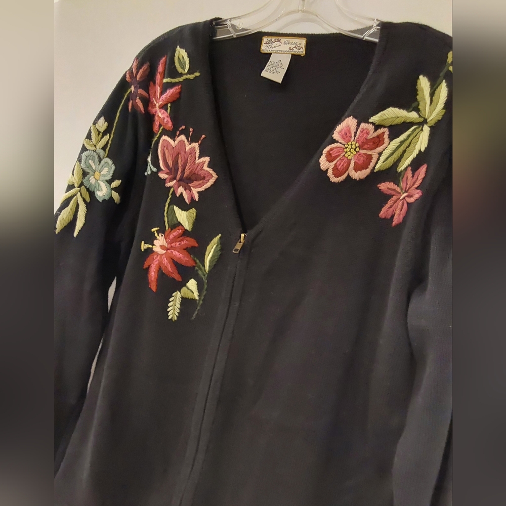 Vintage Heirloom Collectibles Floral Embroidered Black Sweater M - Picture 4 of 8